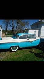 1956 Ford Fairlane Picture 2