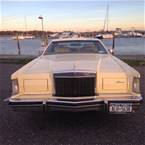 1977 Lincoln Continental Picture 2