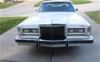 1982 Lincoln Town Car Picture 2