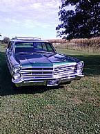 1967 Ford Country Squire Picture 2