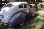 1939 Ford Deluxe Picture 2