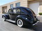 1938 Ford Deluxe Picture 2