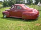 1941 Ford Deluxe Picture 2