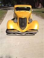 1934 Ford 3 Window Coupe Picture 2