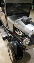 1927 Ford Model T Picture 2