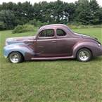 1940 Ford Deluxe Picture 2