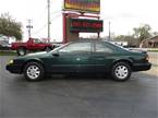 1995 Ford Thunderbird Picture 3