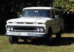 1961 Chevrolet Suburban Picture 3