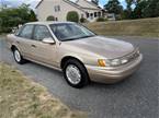 1993 Ford Taurus Picture 3