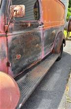 1947 Chevrolet Panel Truck Picture 3