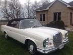 1965 Mercedes 200 Picture 3
