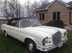 1965 Mercedes 200 Picture 3