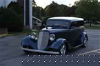 1933 Ford Sedan Picture 3