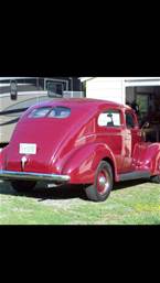 1939 Ford Sedan Picture 3