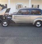 1938 Chevrolet Deluxe Picture 3