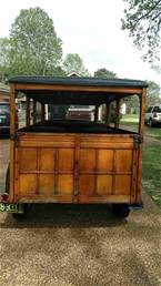 1932 Ford Woody Picture 3