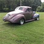 1940 Ford Deluxe Picture 3