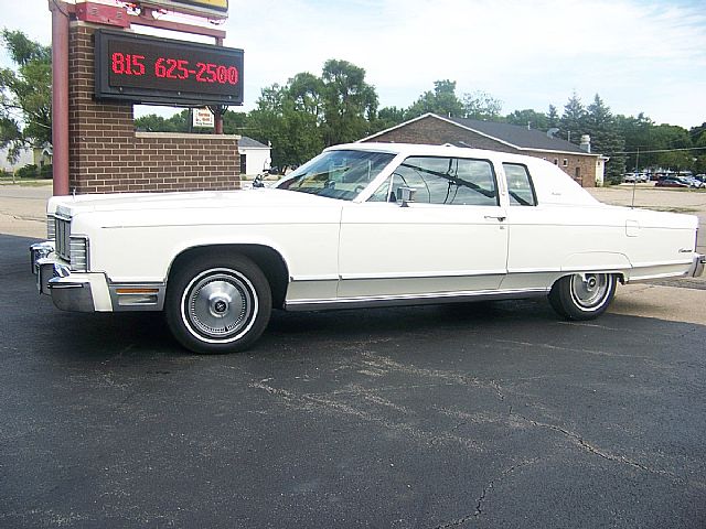 1975 Lincoln Continental Town