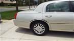 2005 Lincoln Town Car Picture 4