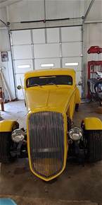 1934 Ford Coupe Picture 6
