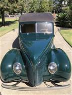 1938 Ford Woodie Picture 7